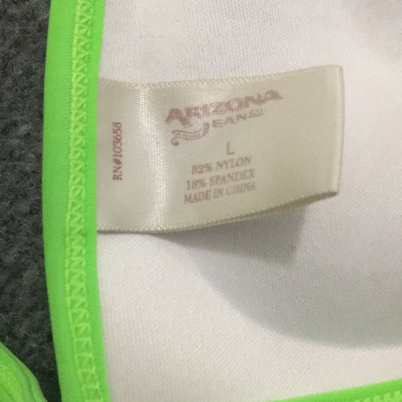 Neon green suit! - Picture 3 of 4